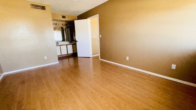 Foto del edificio - 8625 E Belleview Pl