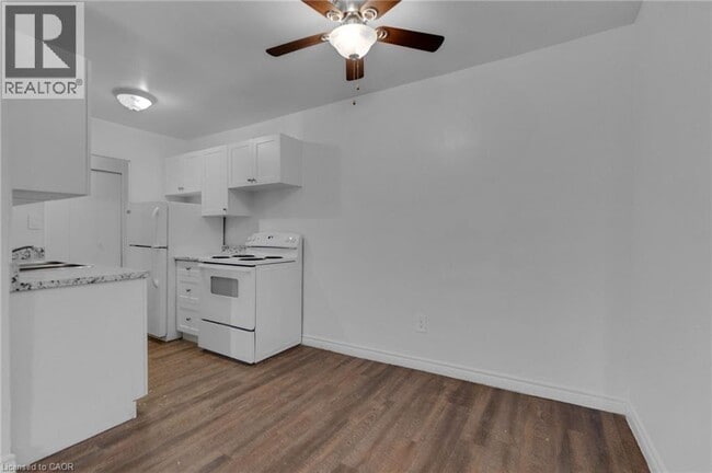 Building Photo - 223 Jackson St W