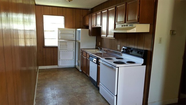 Foto del edificio - 915 N Harmony Rd