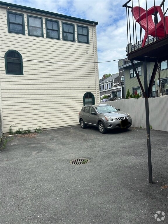 Building Photo - 397 K St