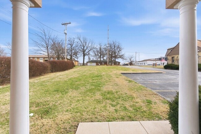 Foto del edificio - 2 Bedroom Townhome- Springfield