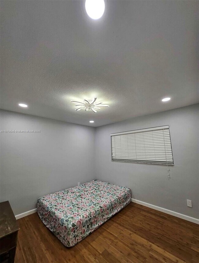 Foto del edificio - 2461 SW 82nd Ave