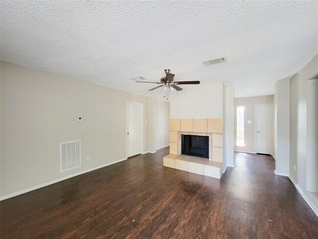 Foto del edificio - 18402 Tall Cypress Dr