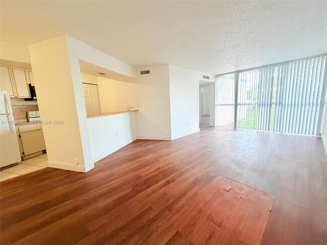 Foto del edificio - 6995 NW 186th St