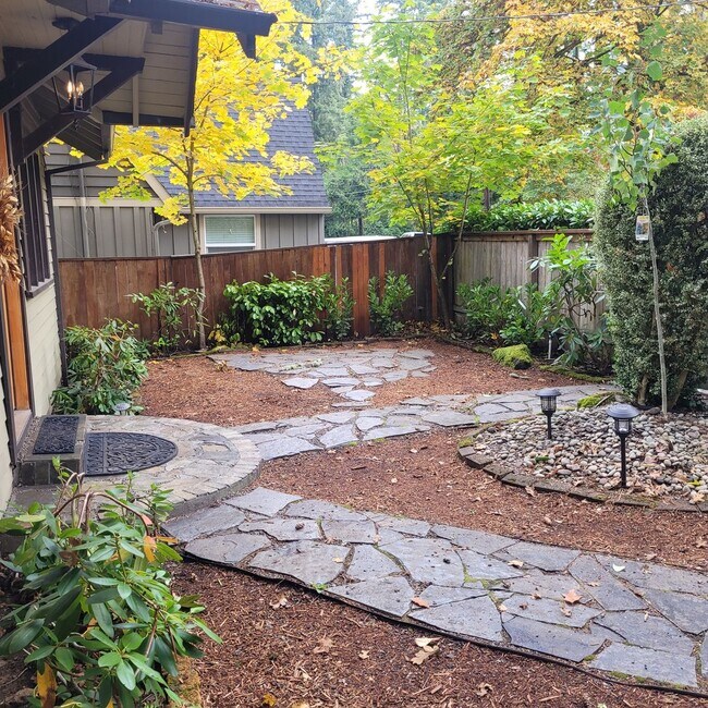 Foto del edificio - Charming updated 1925 Home in Lake Oswego ...