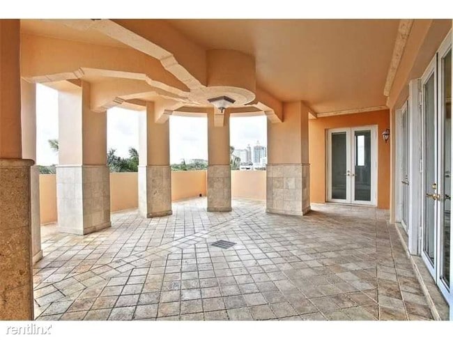 Building Photo - 600 Coral Way