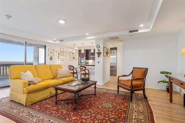 Foto del edificio - 5909 Luther Ln