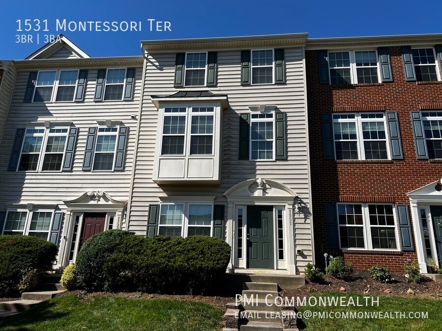 Primary Photo - 3 Bed / 3 Bath Townhouse (Available Now)