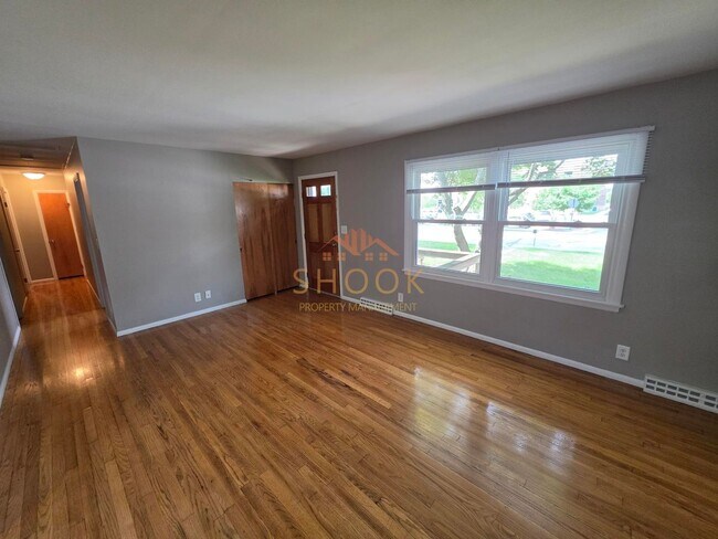 Foto del edificio - FRESH 4 BR HOME CLOSE TO EVERYTHING IN WEST LAFAYETTE