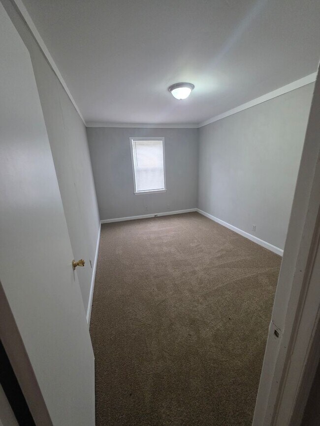Foto del edificio - 2326 N Cherry St