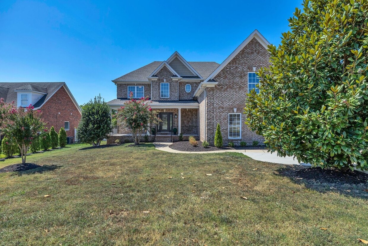 Luxury 4BR Home with River Views & Entertainer’s Bonus Room - Luxury 4BR Home with River Views & Entertainer’s Bonus Room