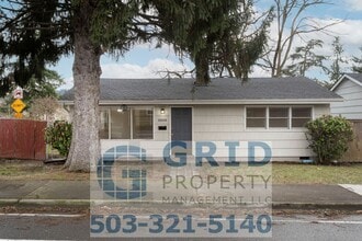 Building Photo - 10048 SE Harold St