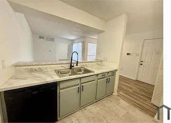 Foto del edificio - 9813 Walnut St