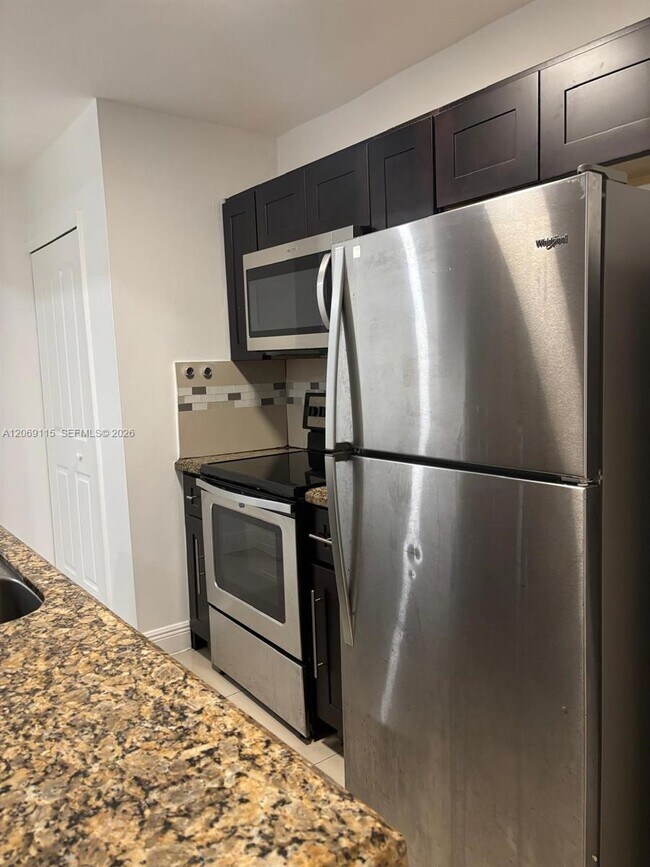 Foto del edificio - 18344 NW 68th Ave