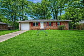 Building Photo - 722 Tara Cir SE