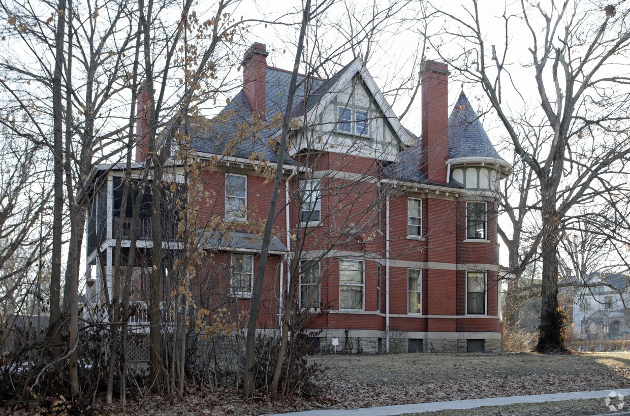 2530 Erie Ave, Cincinnati, OH 45208 Apartments in Cincinnati, OH