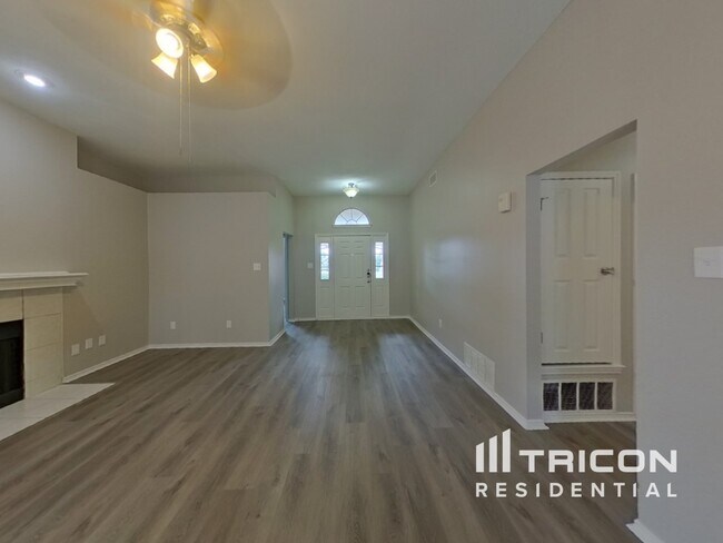 Foto del edificio - 6301 Brookhaven Trail