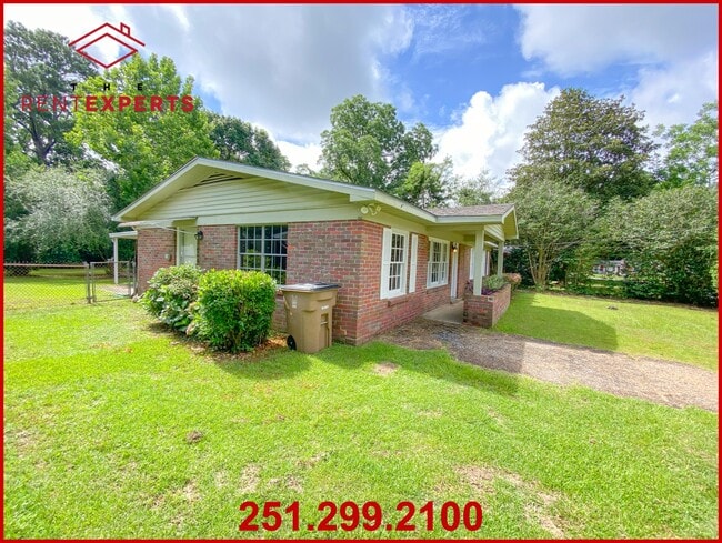 Building Photo - 705 Merritt Dr