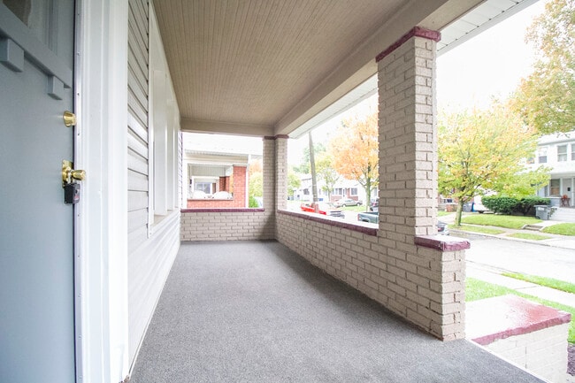 Building Photo - 4122 Fairview Dr