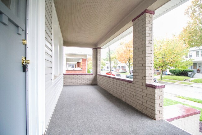 Foto del edificio - 4122 Fairview Dr