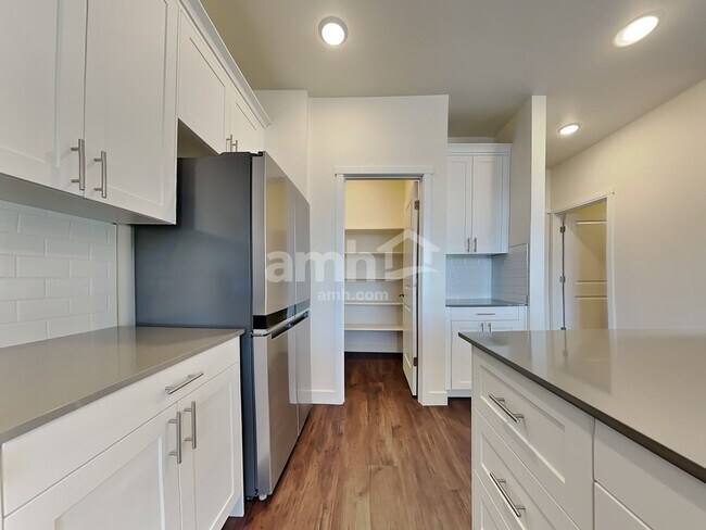 Foto del edificio - 7716 Selah St SW