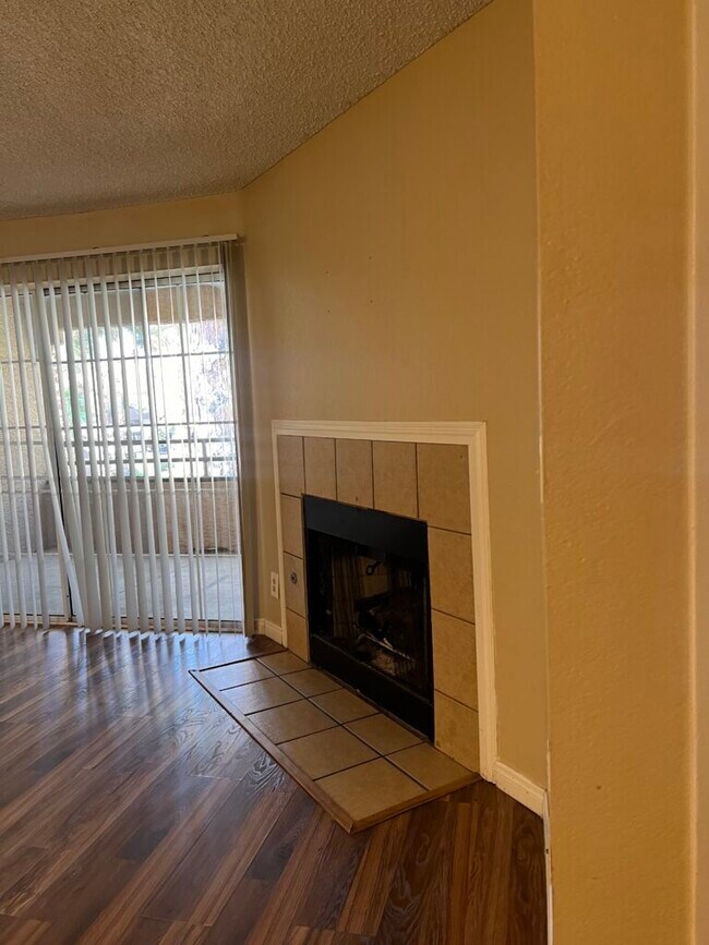 Building Photo - 2200 S Fort Apache Rd