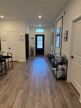 Building Photo - 3618 Oakvale Dr