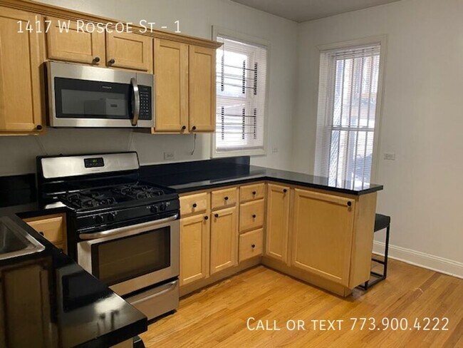 Building Photo - Southport Corridor 2 bedroom plus den/1 ba...