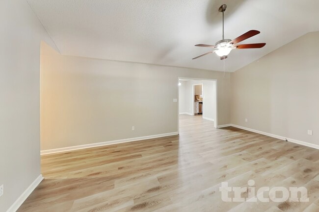 Building Photo - 1614 Barbara Ann Cir