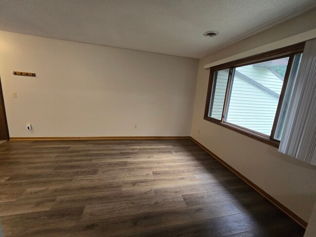 2641-2 - 2948 Mounds View Blvd