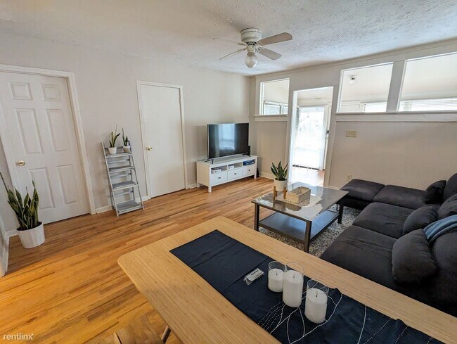 Foto del edificio - 2 br, 1 bath 4plex - 205 Hampshire Avenue
