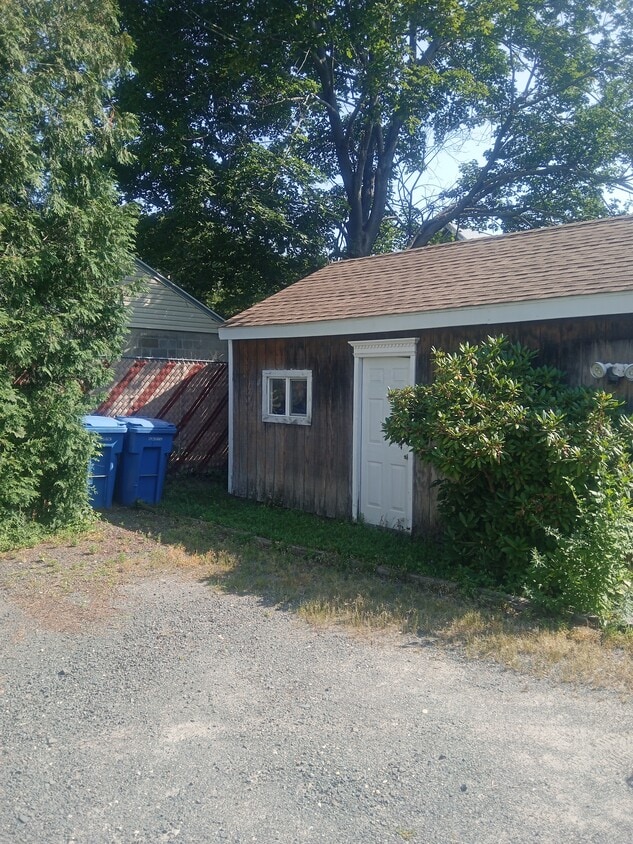 Building Photo - 66 Williams St