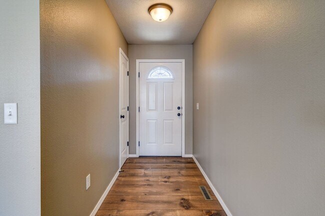 Building Photo - Property Manager