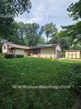 Building Photo - 747 Mound Ave