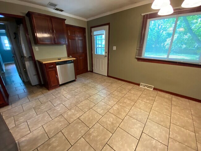 Building Photo - 411 Springfield Ave