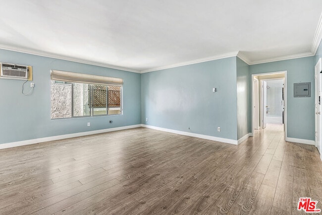 Building Photo - 960 Larrabee St
