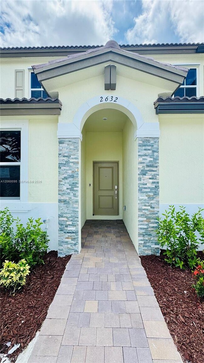 Building Photo - 2632 SE 27th Dr