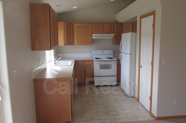 Building Photo - 4123 S Stonington Ln