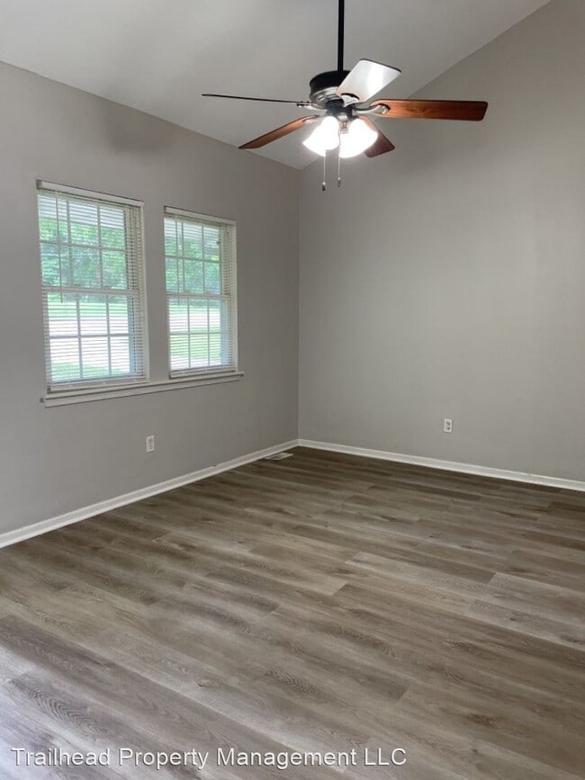 Building Photo - 3 br, 2 bath House - 3215 NE 56th Terrace