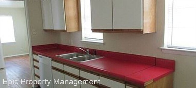 Foto del edificio - 2 br, 1 bath House - 2412 SW MOUNDVIEW DR