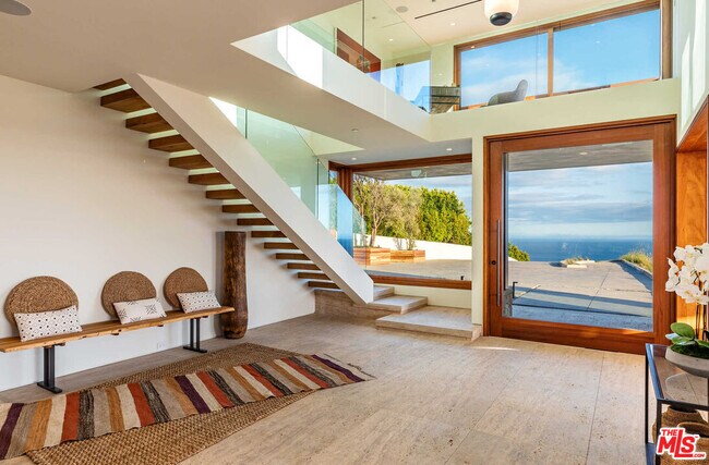 Foto del edificio - 6097 Murphy Way