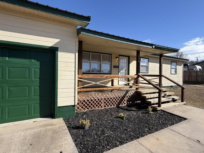 Foto del edificio - 406 Anderson Dr