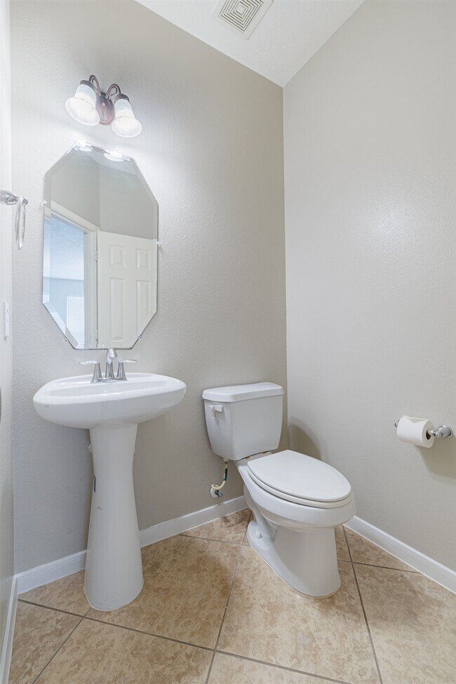 Building Photo - 8322 Encinitas Cove Dr
