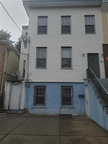Foto del edificio - 32 Belmont Ave