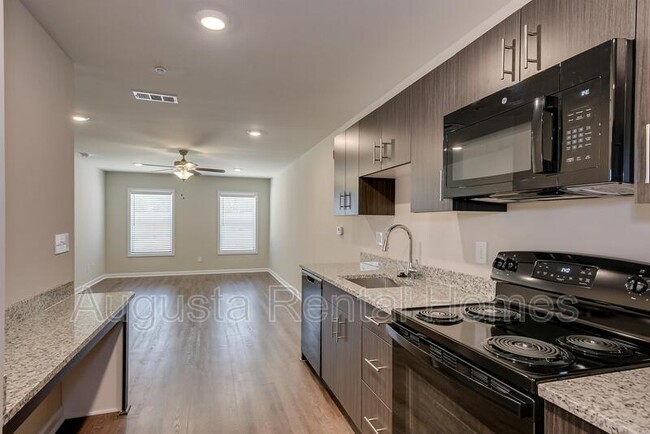 Building Photo - 2507 Otter Run