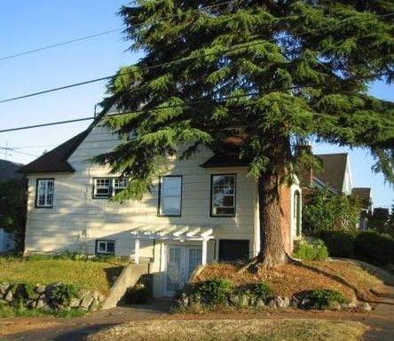 2 Bedroom Duplex Apartment near Green Lake! - 2 Bedroom Duplex Apartment near Green Lake!