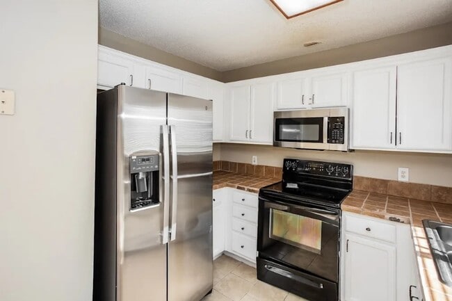 Foto del edificio - 9906 Sweet Plum Dr