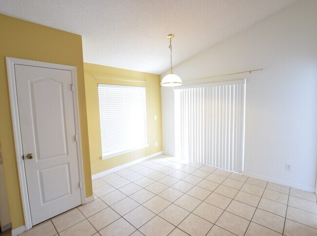 Building Photo - 13807 Guildhall Cir