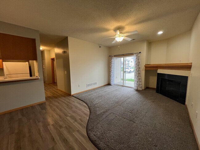 Foto del edificio - 2323 E Porter Ave