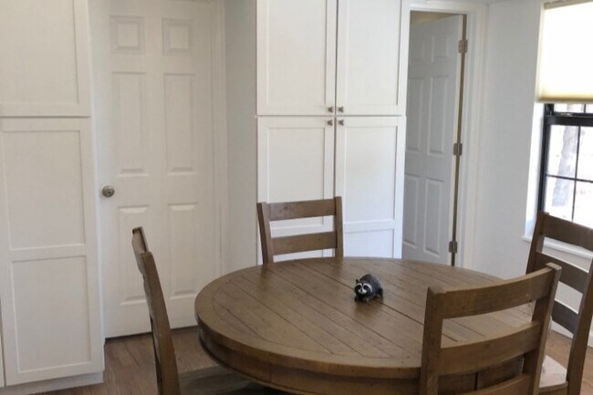 Foto del edificio - 3307 Springridge Cir